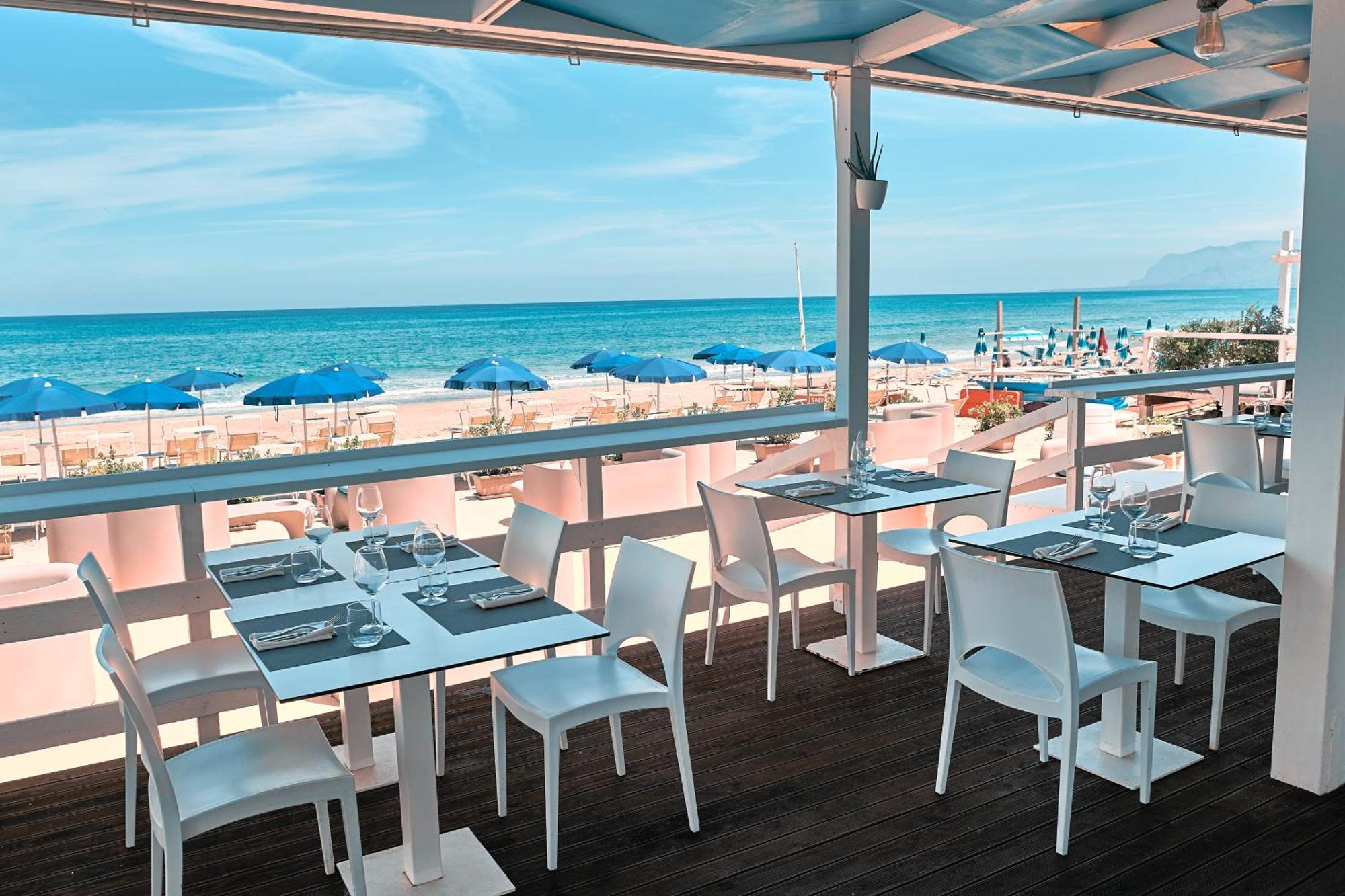Hotel La Battigia Alcamo Marina Bagian luar foto