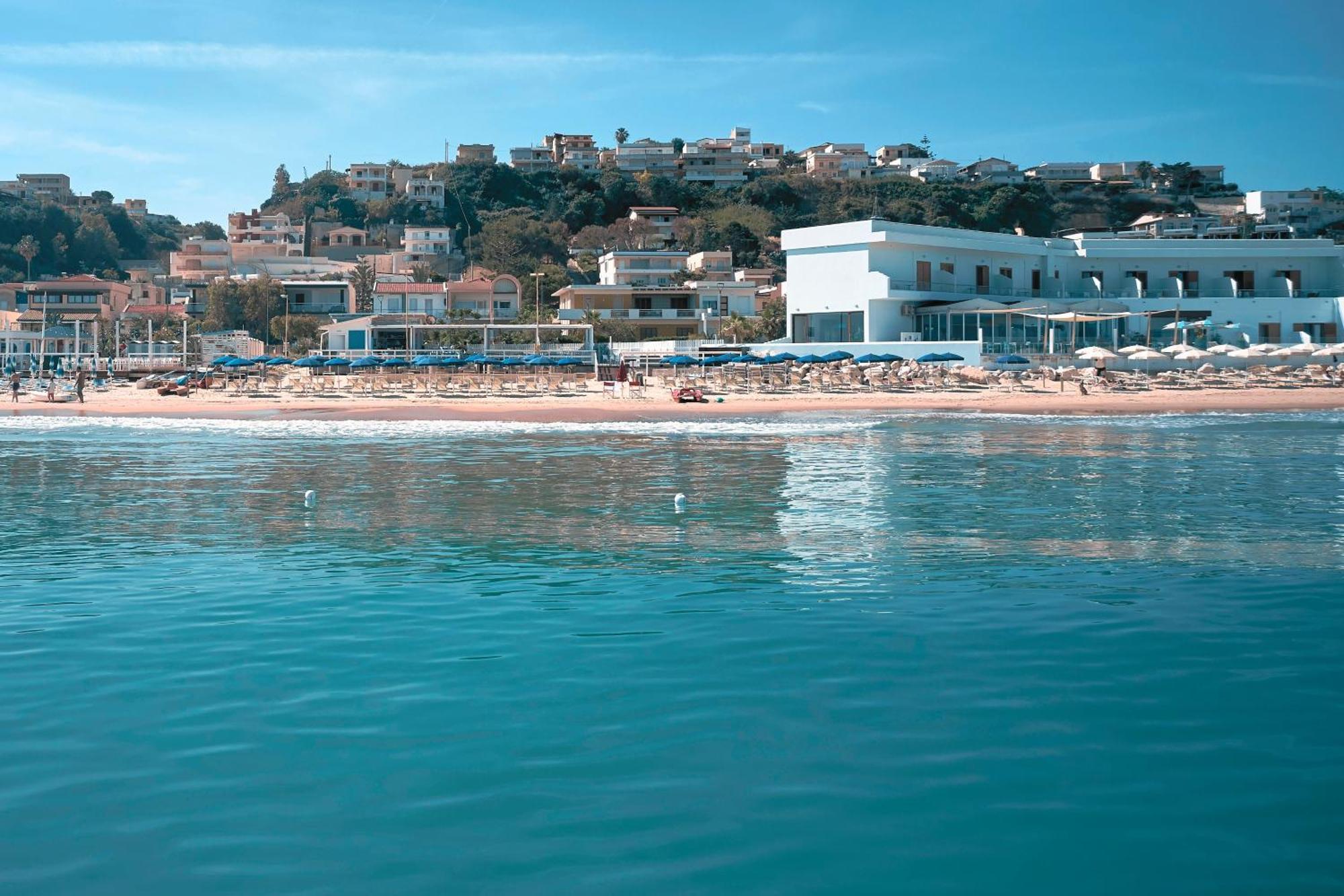 Hotel La Battigia Alcamo Marina Bagian luar foto