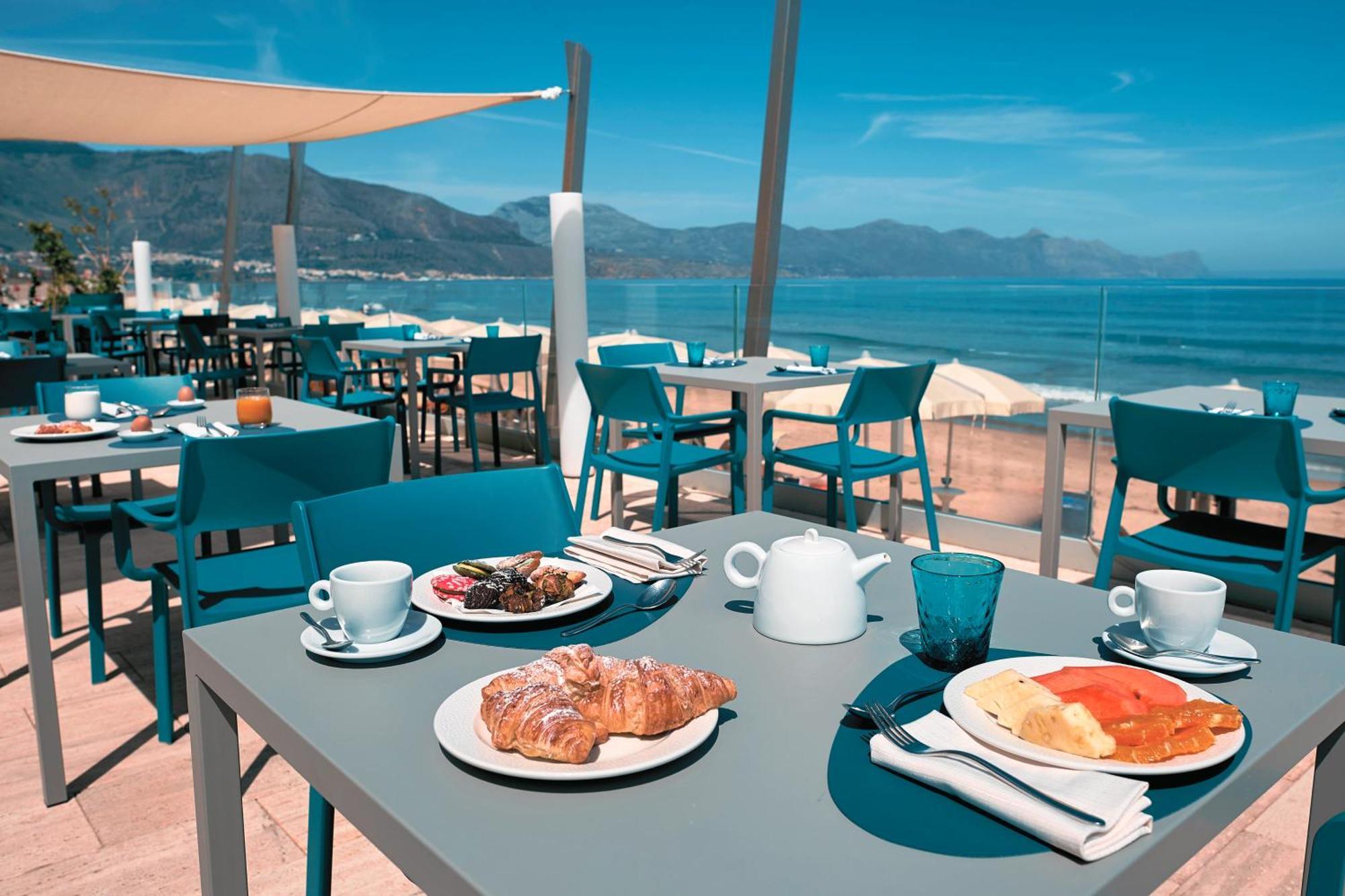 Hotel La Battigia Alcamo Marina Bagian luar foto